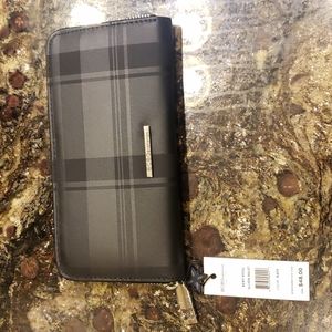 BCBG zippy wallet NWT
